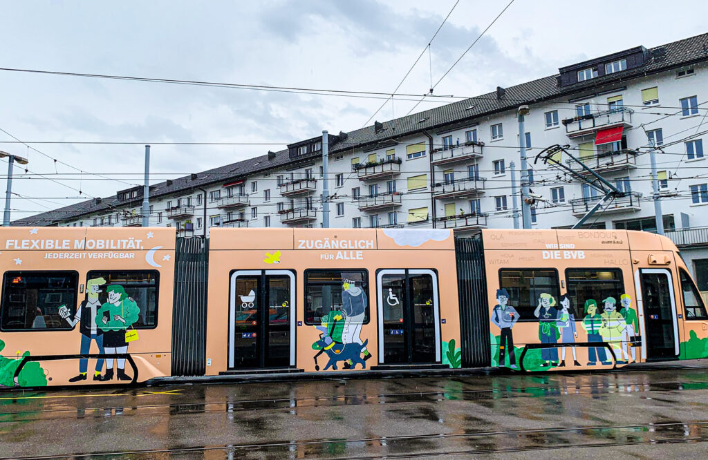 Tram in Basel Stadt mit Illustrationen von Illunauten